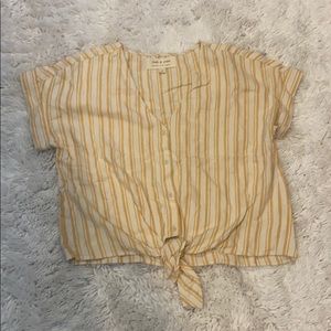 Cloth and Stone Size M shirt